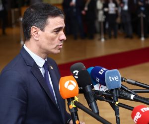 epa10538265 Spain's Prime Minister Pedro Sanchez speaks to the media as he arrives for a EU Summit in Brussels, Belgium, 23 March 2023. EU leaders will meet for a two-day summit in Brussels to discuss the latest developments in relation to 'Russia's war of aggression against Ukraine' and continued EU support for Ukraine and its people. The leaders will also debate on competitiveness, single market and the economy, energy, external relations among other topics, including migration.  EPA/STEPHANIE LECOCQ