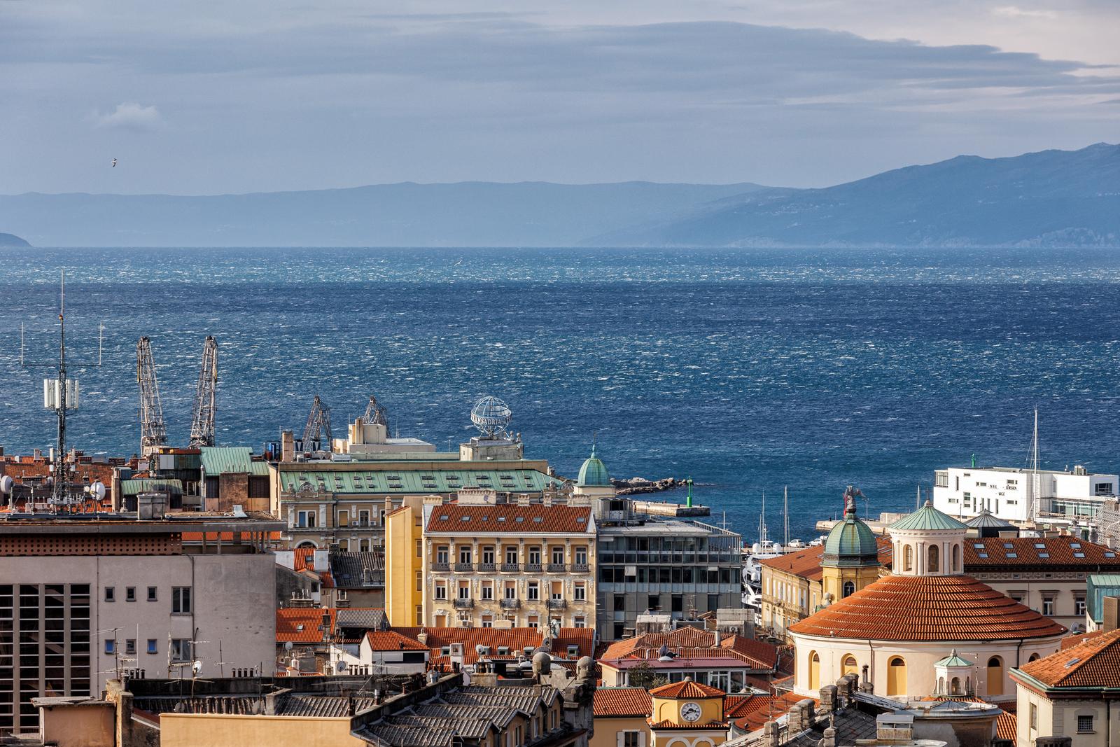 27.2.2023.., Rijeka - Olujna bura na rijeckom podrucju.    Photo: Nel Pavletic/PIXSELL