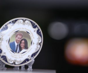 29.04.2018., Zagreb -  Kako se priblizava kraljevsko vjencanje princa Harryja i njegove zarucnice Meghan Markle suveniri se kazu vlasnici trgovina u Londonu prodaju velikom brzinom"nPhoto:Igor Soban/PIXSELL