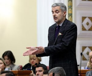 16.12.2022., Zagreb - U Saboru je pocelo glasovanje o obuci ukrajinskih vojnika. Nino Raspudic Photo: Patrik Macek/PIXSELL