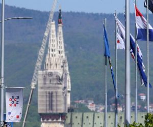 17.04.2020. Zagreb - Pripreme na sjevernom tornju katedrale za detonaciju eksploziva i skidanje sjevernog tornja ostecenog u potresu.rPhoto: Matija Habljak/PIXSELL