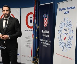 21.10.2022., Zagreb - U Sredisnjem drzavnom uredu za razvoj digitalnog drustva odrzana je konferencija za medije na kojoj su predstavljene kljucne odrednice Strategije digitalne Hrvatske do 2032. godine. direktor Deloittea Gordan Kozulj Photo: Davorin Visnjic/PIXSELL