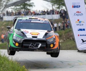 Leskovac Barilovički 21.04.2023 - Croatia Rally 2023 utrka u sklopu FIA World Rally Championshipa. Na slici Belgijski vozač Thiery Neuville i Belgijski suvozač Martijn Wydaeghe u svom Hyundai i20 N Rally1 Hybrid automobilu tijekom etape Pećurkovo brdo - Mrežnički Novaki..
foto HINA/ Damir SENČAR/ ds