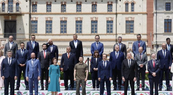 epa10666765 (L-R first row) Croatia's Prime Minister Andrej Plenkovic, European Council President Charles Michel, Moldova's President Maia Sandu, Ukraine's President Volodymyr Zelensky, Cyprus' President Nikos Christodoulides, Azerbaijan's President Ilham Aliyev, Czech Prime Minister Petr Fiala, (L-R second row) Ireland's Taoiseach Leo Varadkar, Montenegro's President Jakov Milatovic, Hungary's Prime Minister Viktor Orban, Greece's President Katerina Sakellaropoulou, Monaco's Minister of State Pierre Dartout, Germany's Chancellor Olaf Scholz, Liechtenstein's Prime Minister Daniel Risch, (L-R, third row) Switzerland's President Alain Berset, Poland's Prime Minister Mateusz Morawiecki, Portugal's Prime Minister Antonio Costa, Romania's President Klaus Iohannis, Slovakia's Prime Minister Ludovit Odor, Slovenia's Prime Minister Robert Golob, Spain's Prime Minister Pedro Sanchez and Britain's Prime Minister Rishi Sunak pose during the family photo with other European head of states at the European Political Community (EPC) Summit at the Mimi Castle in Bulboaca, Moldova, 01 June 2023. Moldova hosts the 2nd European Political Community Summit on 01 June 2023 at the Mimi Castle.  EPA/PETER KLAUNZER