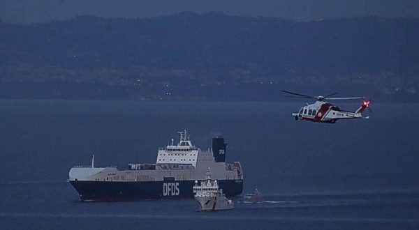 epa10682430 Turkish merchant ship Galata Seaways in the waters off Naples, Italy, 09 June 2023. The vessel left the port of Topcular, Turkey, on 7 June and was bound for France, when it was seized by migrants hidden on board. Italian special forces boarded the vessel, the Italian Defence Ministry said 09 June.  EPA/CESARE ABBATE