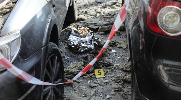 epa10709087 Biological remains in the yard of apartment block damaged by rocket fragments in Kyiv (Kiev), Ukraine, 24 June 2023, amid the Russian invasion. At least three people were killed by rocket fragments hitting a high-rise building in the capital’s Solomyan district, Kyiv Mayor Vitali Klitschko confirmed. According to the Ukrainian Air Force, Russia fired 41 missiles and one shock drone on Ukraine. All air targets were shot down.  EPA/OLEG PETRASYUK