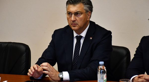 14.06.2023., Slavonski Brod - Andrej Plenkovic posjetio Sveuciliste, tvrtku Djuro Djakovic i prisustvovao sastanaku Vlade sa zupanima, predstavnicima Udruge gradova u Republici Hrvatskoj i Hrvatske zajednice opcina. Photo: Ivica Galovic/PIXSELL