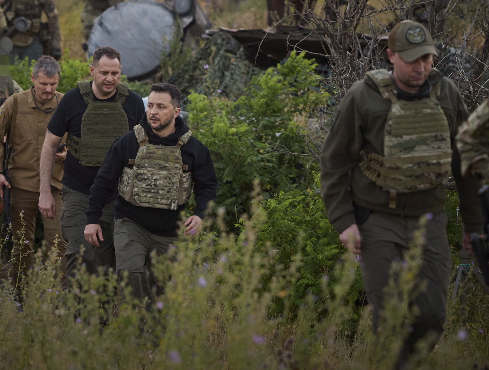 epa10733741 A handout photo made available by the Presidential Press Service shows Ukrainian President Volodymyr Zelensky (C) visits the Zmiinyi Island (Snake Island) iin the Black Sea not far from Odesa, Ukraine, 06 July 2023 (issued on 08 July 2023). President Zelensky visited Zmiinyi Island to lay flowers to the memory of fallen island defenders and shot his address to Ukrainians to the 500th day's beginning of the conflict.  EPA/PRESIDENTIAL PRESS SERVICE / HANDOUT  HANDOUT EDITORIAL USE ONLY/NO SALES