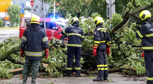 19.07.2023., Zagreb - Posljedice snaznog nevremena u Zagrebu.  Photo: Matija Habljak/PIXSELL