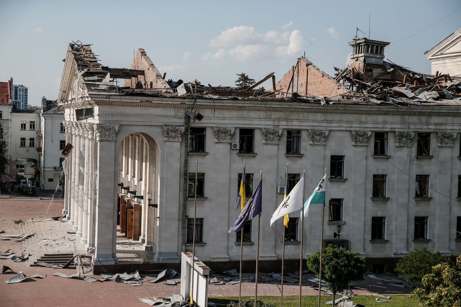 epa10807469 The scene of a missile hit at the Drama Theatre in central Chernihiv, Ukraine, 19 August 2023, amid the Russian invasion. According to the State Emergency Service, at least seven people died and 110 were injured. Russian troops entered Ukrainian territory in February 2022, starting a conflict that has provoked destruction and a humanitarian crisis.  EPA/OLEG PETRASYUK