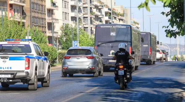 12.08.2023., Atena, Grcka - 40 navijaca izvedeno je jutros pred istraznog suca zbog ispitivanja o sukobu u kojem je smrtno stradao navijac AEK-a. Jucerasnja skupina optuzenika ostaje u pritvoru. Photo: Yiannis Panagopoulos/EUROKINISSI/PIXSELL