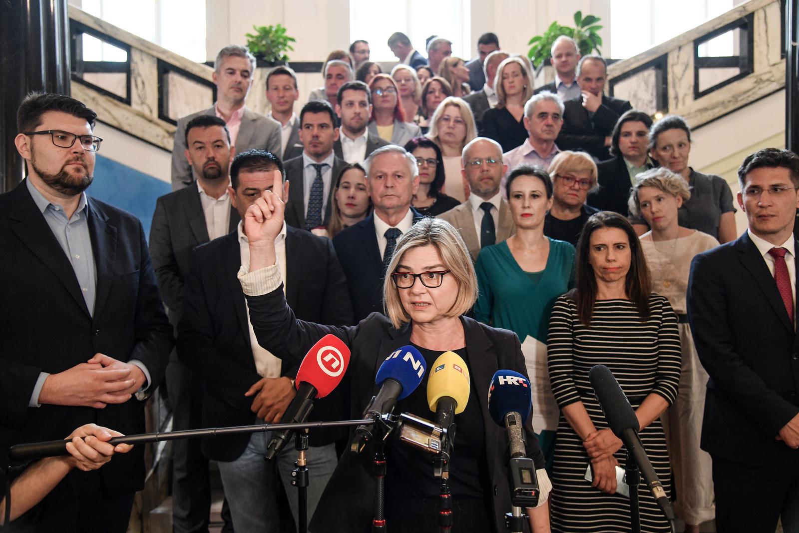 23.07.2023., Zagreb - Treci dan izvanredne sjednica Sabora. Oporbeni zastupnici dali su izjavu u Saboru nakon glasovanja. Sandra Bencic Photo: Josip Regovic/PIXSELL