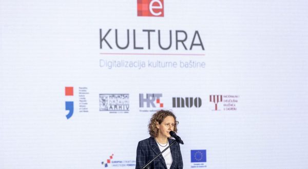 Zagreb, 14.9.2023 - Predstavljanje projekta "e-Kultura - Digitalizacija kulturne baštine" Ministarstva kulture i medija. Projekt su predstavili ministrica kulture i medija Nina Obuljen Koržinek (na slici), ravnatelj Hrvatskog državnog arhiva Dinko Čutura, ravnateljica Programa HRT-a Marija Nemčić, ravnatelj Muzeja za umjetnost i obrt Miroslav Gašparović i ravnateljica Nacionalne i sveučilišne knjižnice Ivanka Stričević.
Foto Hina/ Dario GRZELJ/ dag