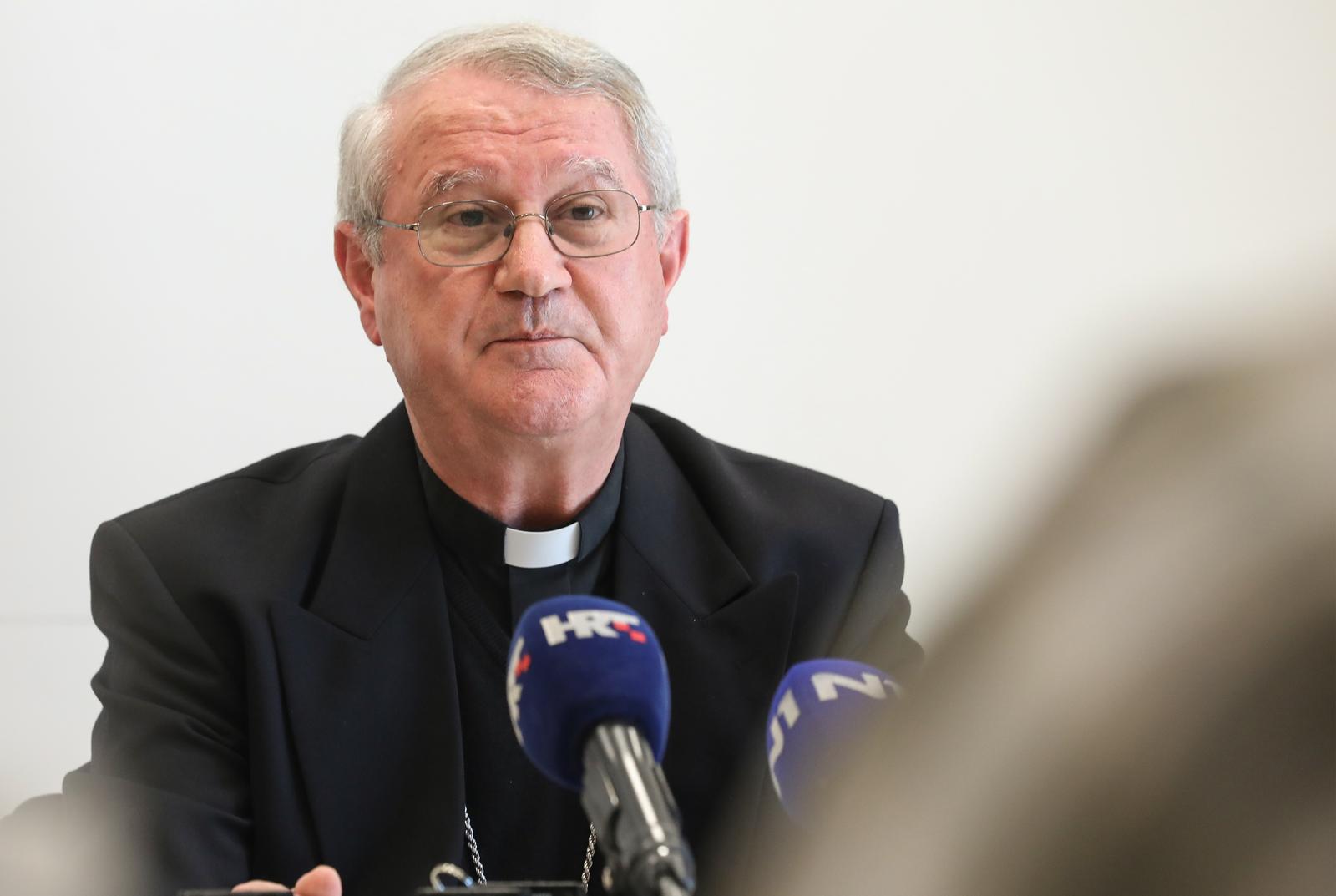 18.10.2019., Zagreb - U povodu 59. plenarnog zasjedanja Hrvatske biskupske konferencije odrzana je konferencija za medije. Gospicko-senjski biskup Zdenko Krizic. Photo: Robert Anic/PIXSELL