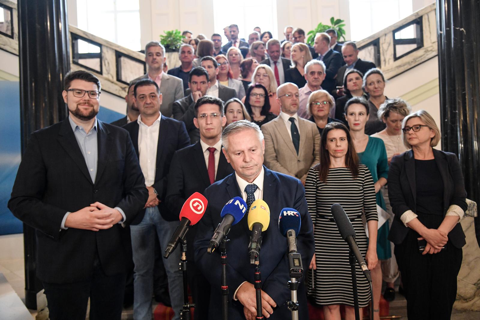 23.07.2023., Zagreb - Treci dan izvanredne sjednica Sabora. Oporbeni zastupnici dali su izjavu u Saboru nakon glasovanja. Davorko Vidovic Photo: Josip Regovic/PIXSELL