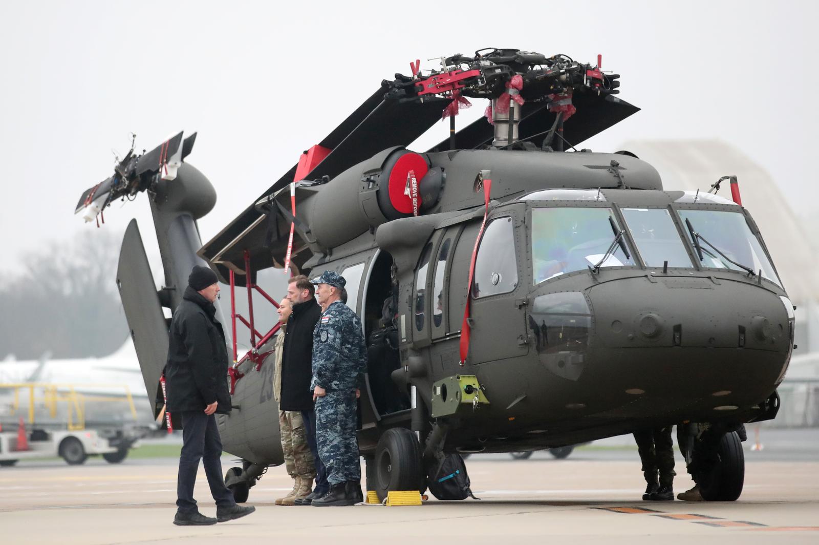 03.12.2022., Zagreb - Medjunarodna zracna luka "dr. Franjo Tudjman". Prihvat dva helikoptera UH-60M Black Hawk iz projekta opremanja Oruzanih snaga Republike Hrvatske koji je zapoceo u prosincu 2018. godine u suradnji s Vladom SAD-a. Photo: Slavko Midzor/PIXSELL