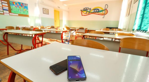 13.02.2023.., Pula - 
U OS “Monte Zaro” od prosinca je zabranjena upotreba mobitela, pametnih satova na satu kao i u kurgu skole dok su djeca u njemu. 
Branka Sironic Buic ravnateljica skole . Photo: Srecko Niketic/PIXSELL