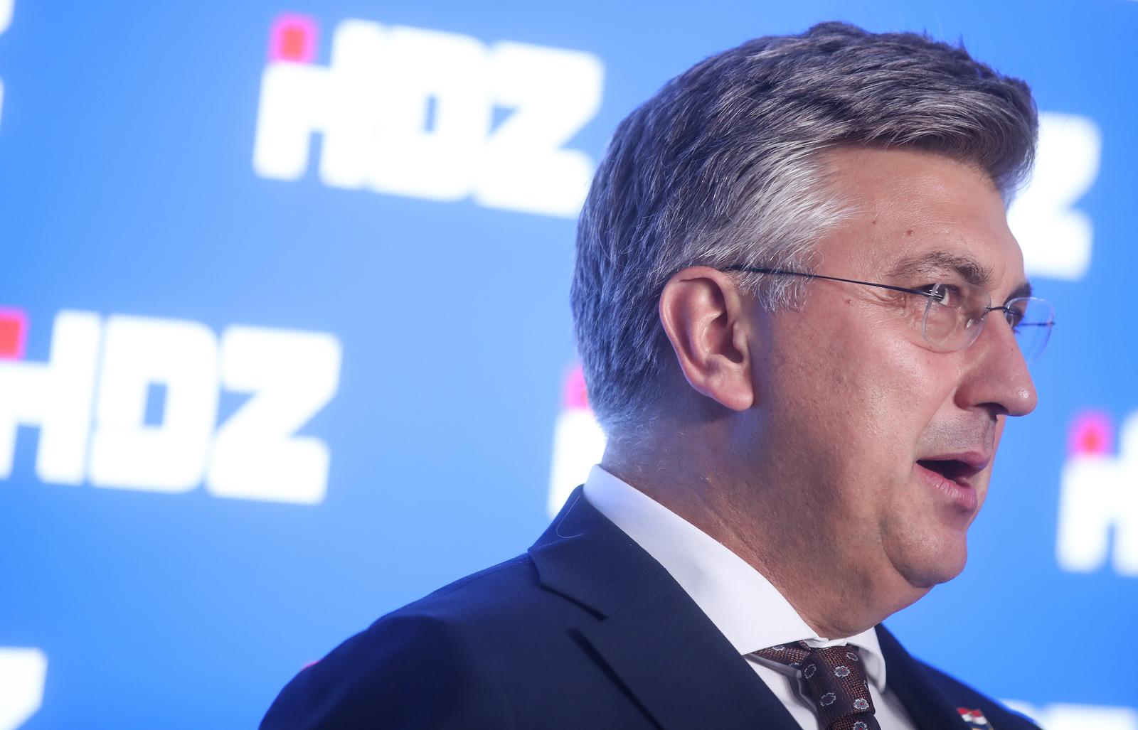 23.10.2023.., Zagreb - Odrzana sjednica sireg predsjednistva HDZ-a. Nakon sjednice premijer i predsjednik stranke Andrej Plenkovic se obratio novinarima.

 Photo: Slavko Midzor/PIXSELL