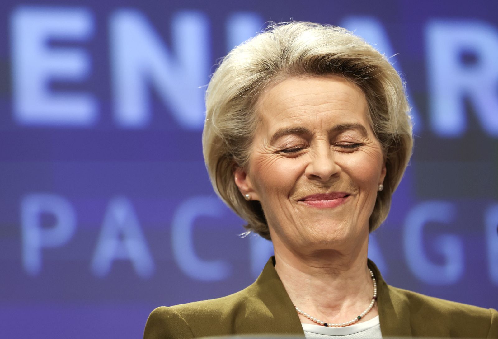 epa10964118 European Commission President Ursula von der Leyen reacts as she holds a press conference on the EU’s 2023 enlargement package and the new Growth Plan for the Western Balkans, in Brussels, Belgium, 08 November 2023.  EPA/OLIVIER HOSLET