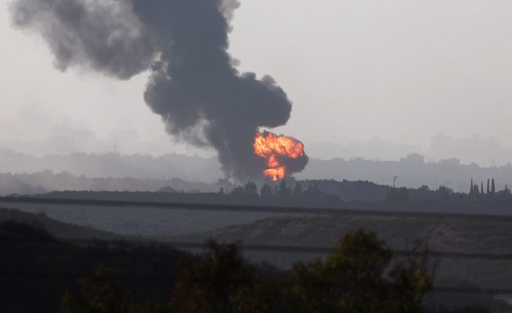 epa10964301 An explosion following an air strike on the northern part of the Gaza Strip, as seen from Sderot, southern Israel, 08 November 2023. On 08 November, the Israeli Defense Forces (IDF) reported ongoing military operations within the Gaza Strip, including direct airstrikes on Hamas infrastructure. More than 10,000 Palestinians and at least 1,400 Israelis have been killed, according to the Israel Defense Forces (IDF) and the Palestinian health authority, since Hamas militants launched an attack against Israel from the Gaza Strip on 07 October, and the Israeli operations in Gaza and the West Bank which followed it.  EPA/ATEF SAFADI