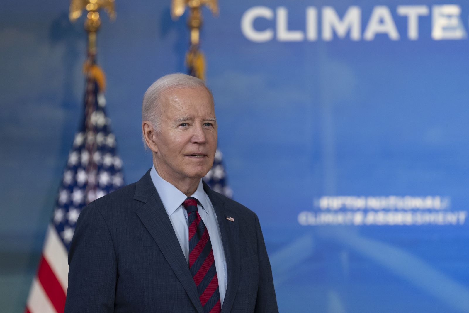 epa10974964 US President Joe Biden makes remarks on his Administration’s actions to address the climate crisis in the South Court Auditorium in Washington, DC, USA, 14 November 2023.  EPA/Chris Kleponis / CNP / POOL