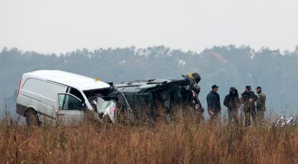 11.11.2023., Osijek - Ministar obrane Mario Banozic sudjelovao je jutros u prometnoj nesreci u kojoj je poginula jedna osoba. Ministar je upravljao osobnim vozilom koje se sudarilo s kombijem. Vozac kombija je poginuo. Policijski očevid u tijeku Photo: Vinkulja/PIXSELL