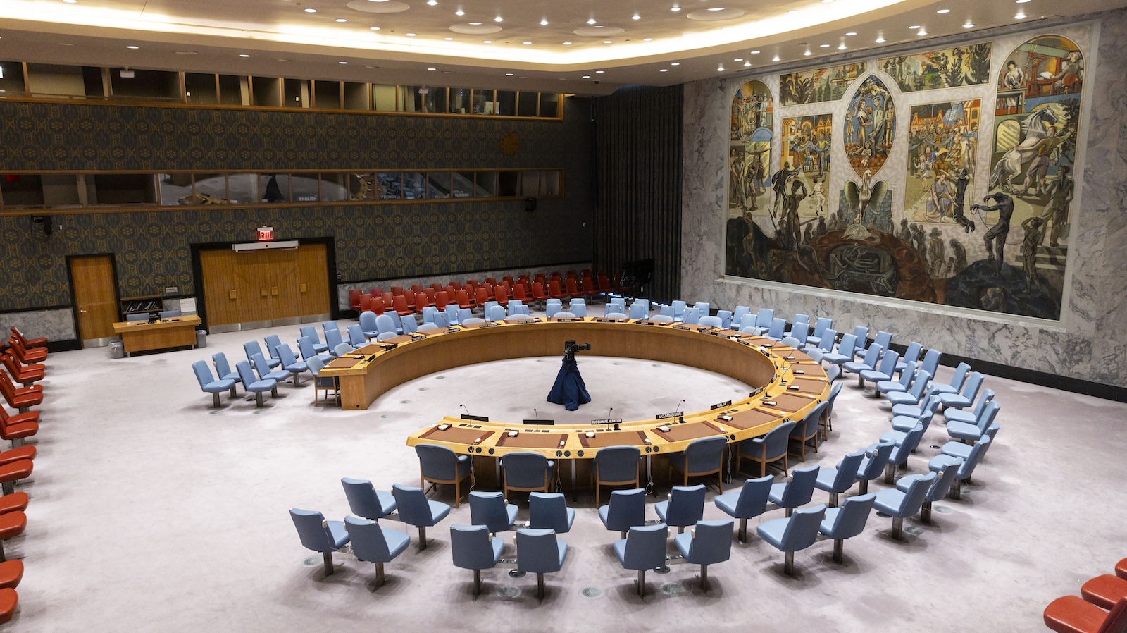 epa11039079 A view of the empty United Nations Security Council as diplomats continue to negotiate terms to conduct a vote on a resolution calling on a pause in the fighting in Gaza between Israel and Hamas in New York, New York, USA, 20 December 2023. A vote on the resolution has been delayed until 21 December. Thousands of Israelis and Palestinians have died since the militant group Hamas launched an unprecedented attack on Israel from the Gaza Strip on 07 October, and the Israeli strikes on the Palestinian enclave which followed it.  EPA/JUSTIN LANE