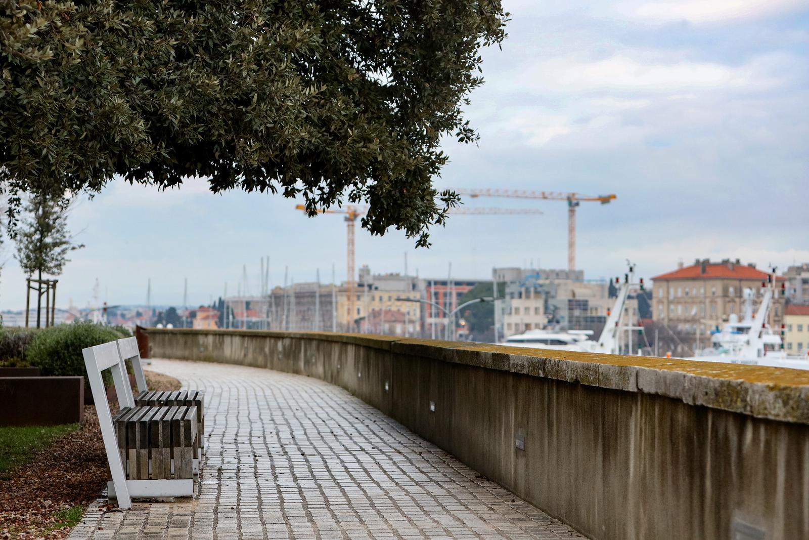 15.01.2024., Zadar - Oblacno predvecerje u gradu Photo: Sime Zelic/PIXSELL