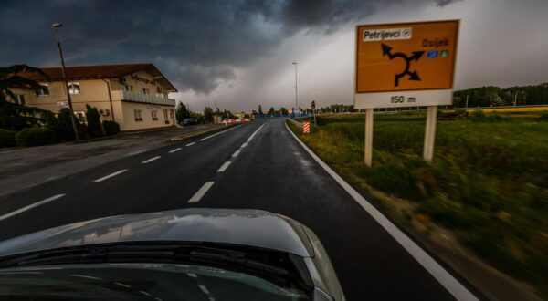 18.07.2021., Petrijevci - Tijekom predvecerja grmljavinsko nevrijeme zahvatilo je istok Hrvatske.