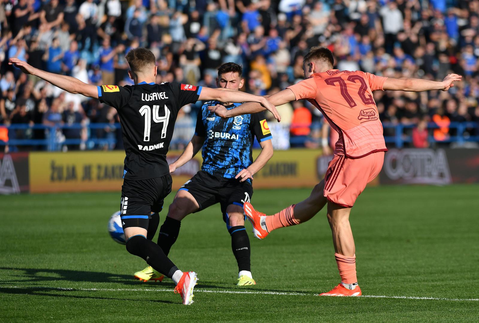 27.04.2024., Varazdin - SuperSport HNK, 32. kolo, NK Varazdin - GNK Dinamo. Karlo Lusavec, Gabriel Vidovic Photo: Vjeran Zganec Rogulja/PIXSELL