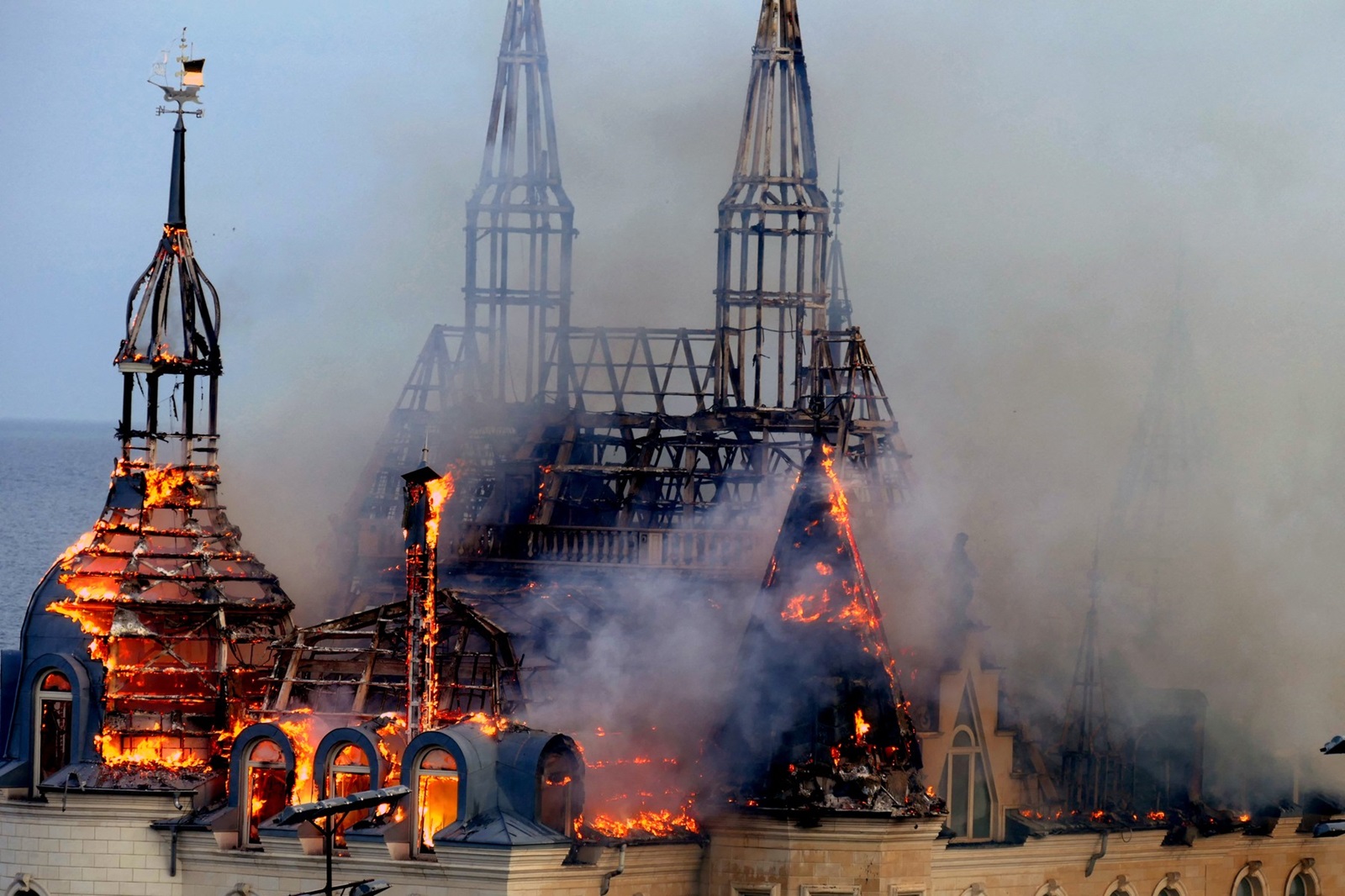 The Palace of Students of the Odesa Law Academy catches fire due to a Russian missile attack on Odesa, southern Ukraine, which killed five people. According to preliminary reports, the Russian army used a ballistic missile with a cluster munition to strike the southern Ukrainian port city. Odesa, Ukraine, April 29, 2024.,Image: 869065736, License: Rights-managed, Restrictions: , Model Release: no, Credit line: Zozulia Yulii/Ukrinform/ABACA / Abaca Press / Profimedia