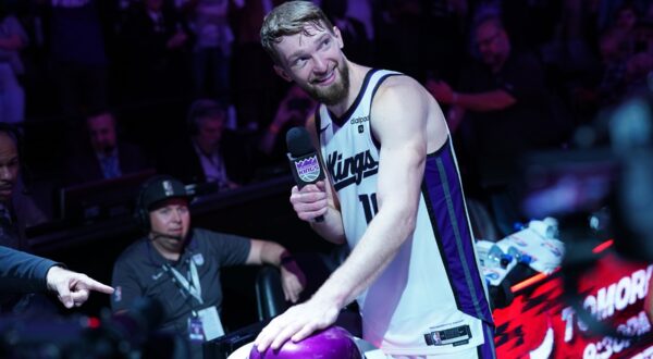 Apr 16, 2024; Sacramento, California, USA; Sacramento Kings forward Domantas Sabonis (10) lights the beam after the Kings defeated the Golden State Warriors during a play-in game of the 2024 NBA playoffs at the Golden 1 Center.,Image: 865543379, License: Rights-managed, Restrictions: , Model Release: no, Credit line: USA TODAY Sports / ddp USA / Profimedia