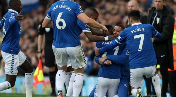 27th April 2024; Goodison Park, Liverpool, England; Premier League Football, Everton versus Brentford; Idrissa Gana Gueye of Everton celebrates with his team mates after scoring to give his side a 1-0 lead after 60 minutes,Image: 868427401, License: Rights-managed, Restrictions: , Model Release: no, Credit line: David Blunsden / Actionplus / Profimedia