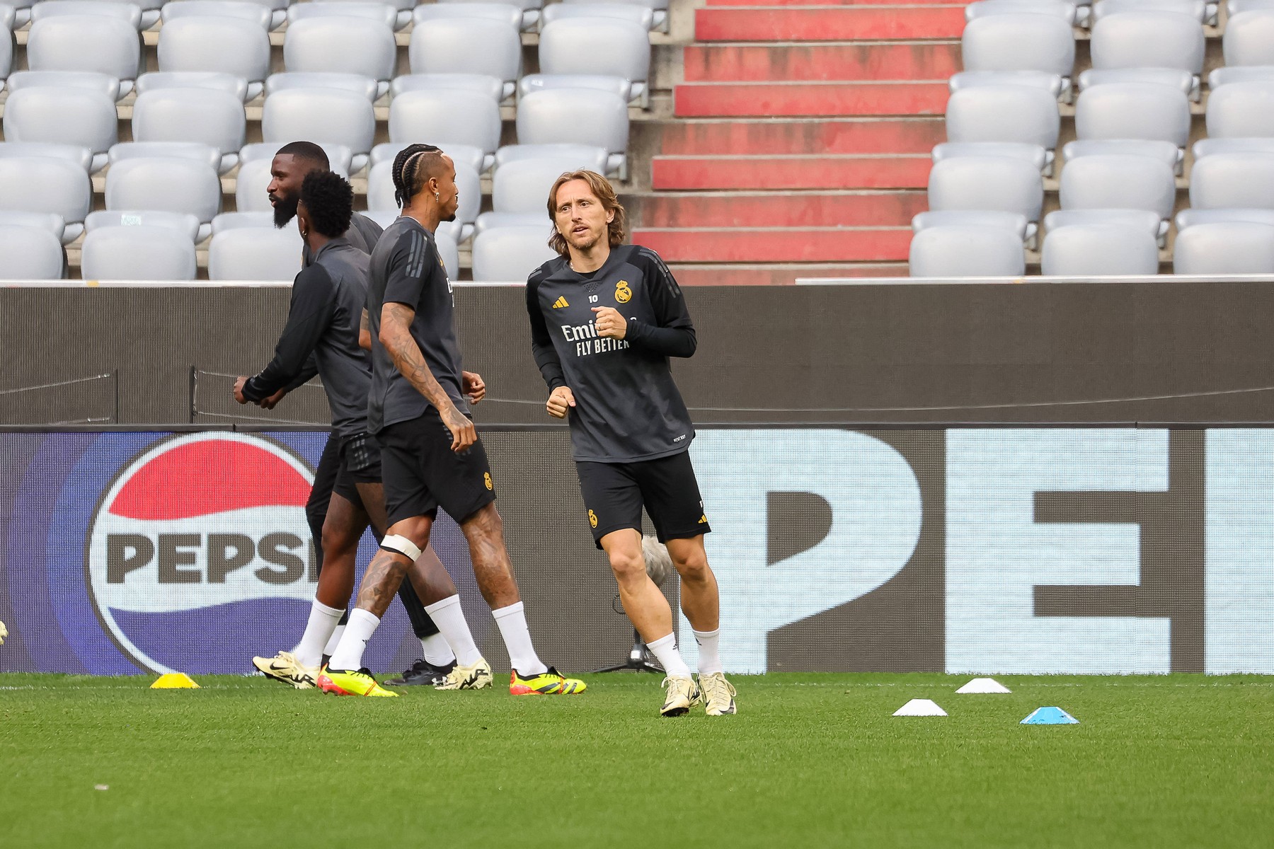 Luka Modric Real Madrid CF, 10, Abschlusstraining, Real Madrid CF, Fussball, UEFA Champions League, Halbfinale Hinspiel, Saison 23/24, 29.04.2024 , Abschlusstraining, Real Madrid CF, Fussball, UEFA Champions League, Halbfinale Hinspiel, Saison 23/24, 29.04.2024 Muenchen *** Luka Modric Real Madrid CF, 10 , Final training, Real Madrid CF, Football, UEFA Champions League, Semi-final first leg, Season 23 24, 29 04 2024 , Final training, Real Madrid CF, Football, UEFA Champions League, Semi-final first leg, Season 23 24, 29 04 2024 Munich Copyright: xEibner-Pressefoto/JennixMaulx EP_JML,Image: 868922393, License: Rights-managed, Restrictions: Credit images as "Profimedia/ IMAGO", Model Release: no, Credit line: Eibner-Pressefoto/Jenni Maul / imago sportfotodienst / Profimedia