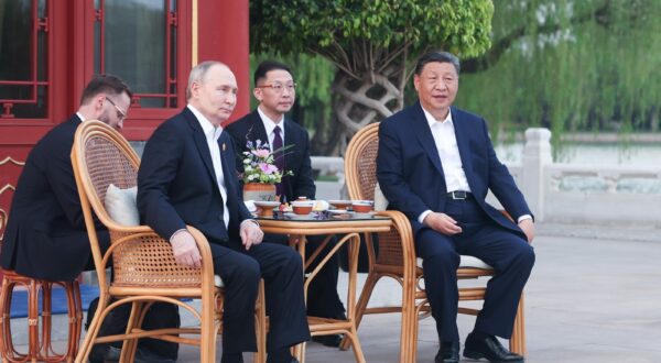 epa11347645 Chinese President Xi Jinping (R) holds a meeting with Russian President Vladimir Putin (2-L) at Zhongnanhai in Beijing, China, 16 May 2024 (issued 17 May 2024).  The Russian president is on an official visit to China on 16 and 17 May.  EPA/XINHUA / Ju Peng CHINA OUT / UK AND IRELAND OUT  /       MANDATORY CREDIT  EDITORIAL USE ONLY  EDITORIAL USE ONLY