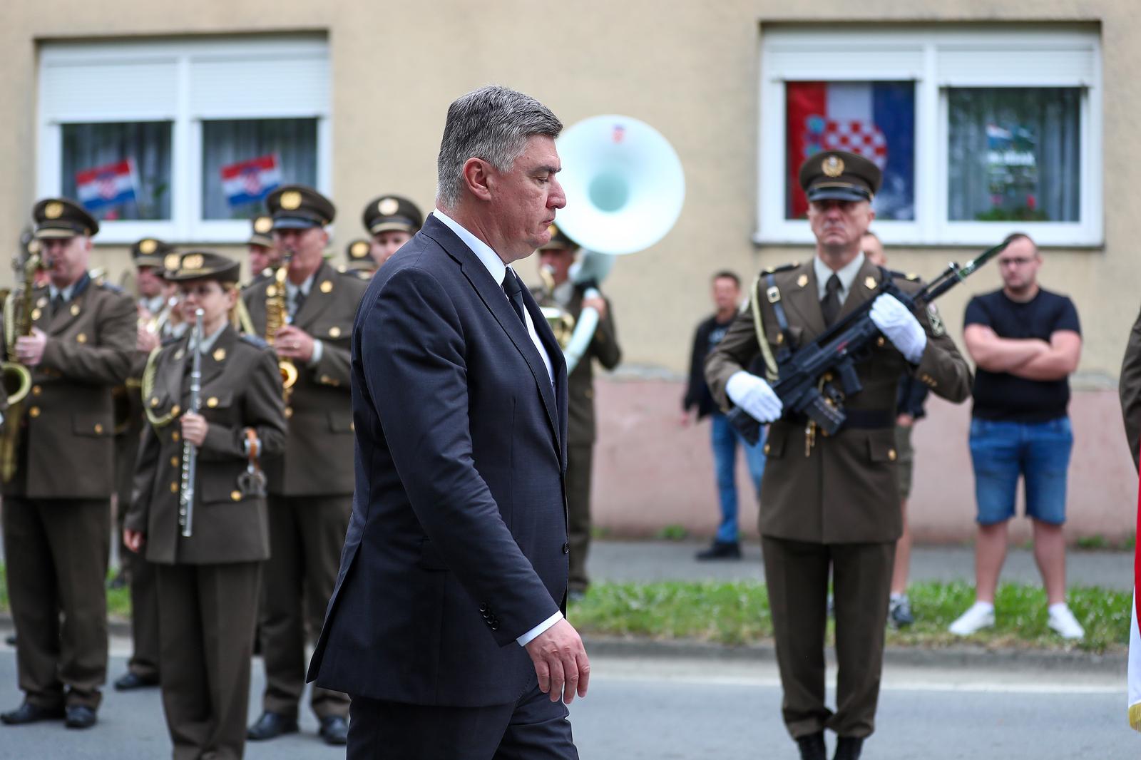 01.05.2024., Okucani - Sredisnja svecanost obiljezavanja 29. obljetnice vojno-redarstvene operacije "Bljesak" odrzana je u Okucanim uz nazocnost drzavnog vrha. Polaganjem vijenaca i cvijeca prisutni su odali pocast svima koju su zivot polozili za hrvatsku slobodu i samostalnost. Predsjednik RH Zoran Milanovic. Photo: Matija Habljak/PIXSELL