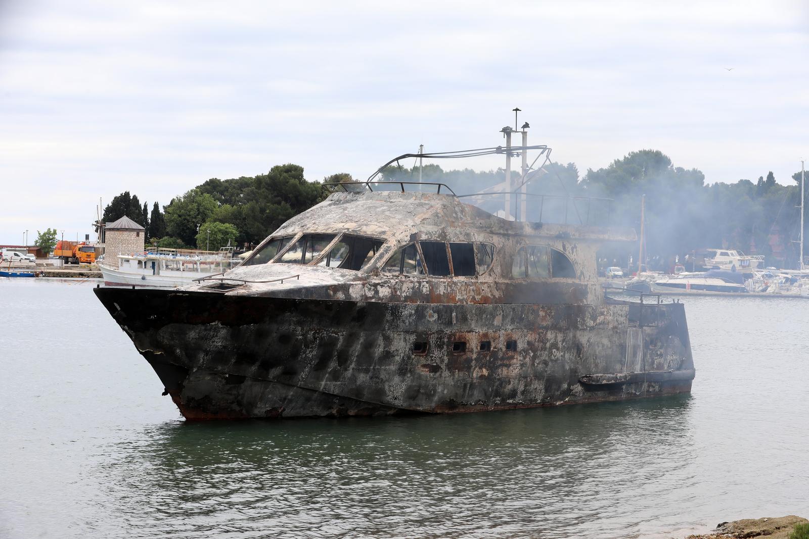 15.05.2024., Medulin - Pozar na brodovima u marini. Photo: Goran Kovacic/PIXSELL