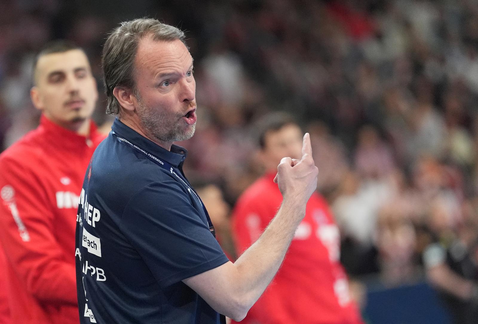 RIGHTS ONLY FOR: Croatia, Slovenia, Bosnia, Serbia, Montenegro 16 March 2024, Lower Saxony, Hanover: Handball: Olympic Qualification, Qualification, Tournament 2, Matchday 2, Germany - Croatia, in the ZAG Arena. Croatia's coach Dagur Sigurdsson gesticulates on the sidelines. Photo: Marcus Brandt/dpa Photo: Marcus Brandt/PIXSELL