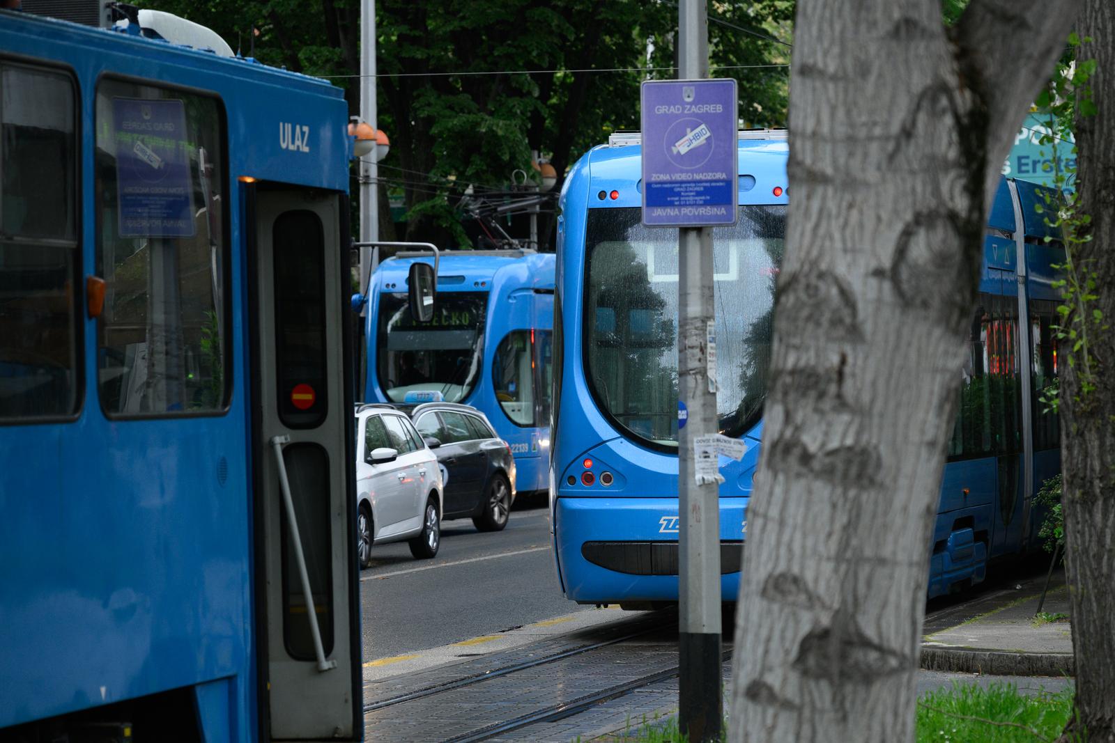 16.04.2024., Zagreb - Velika prometna guzva i zastoj tramvajskog prometa u zagrebackoj Savskoj ulici.
 Photo: Davor Puklavec/PIXSELL