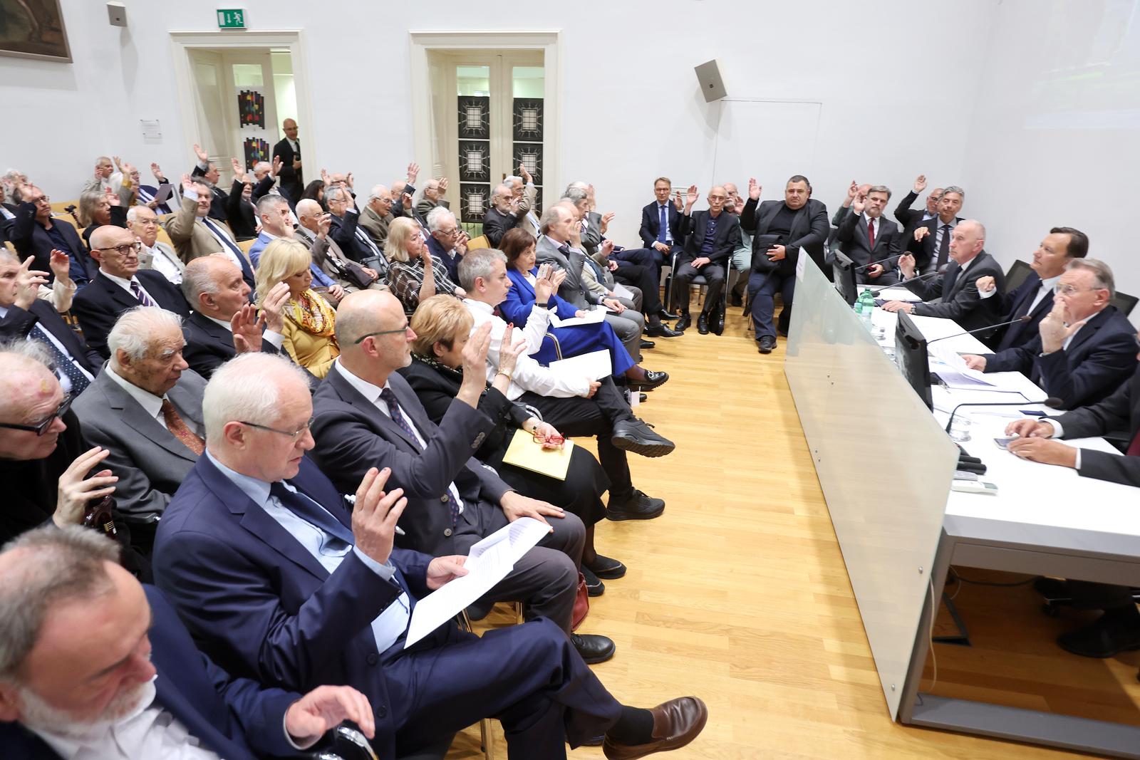 16.05.2024., Zagreb - Knjižnica Hrvatske akademije znanosti i umjetnosti. Odrzana je izborna skupstina Hrvatske akademije znanosti i umjetnosti na kojoj su se birali novi clanovi HAZU. 
Na skupstini se biralo do 18 novih redovitih clanova HAZU, do 6 dopisnih clanova i do 15 clanova suradnika. Photo: Sanjin Strukic/PIXSELL