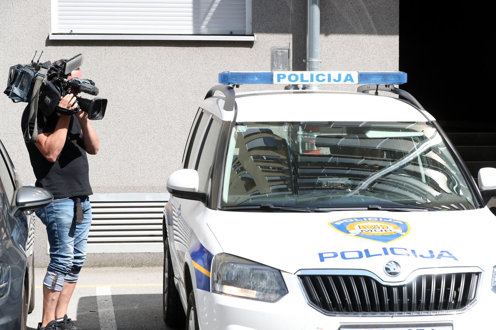 16.06.2023., Zagreb - Pretres stana na zagrebackom Folnegovicevom naselju osumnjicenog Slavise Penave iz Porezne uprave za primanje mita u sklopu USKOK-ove akcije.  Photo: Matija Habljak/PIXSELL