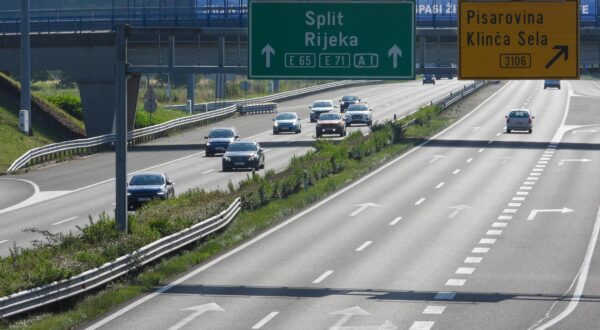 17.07.2023., Zdencina - Gust promet na autocesti A1 u oba smjera. Photo: Matija Habljak/PIXSELL