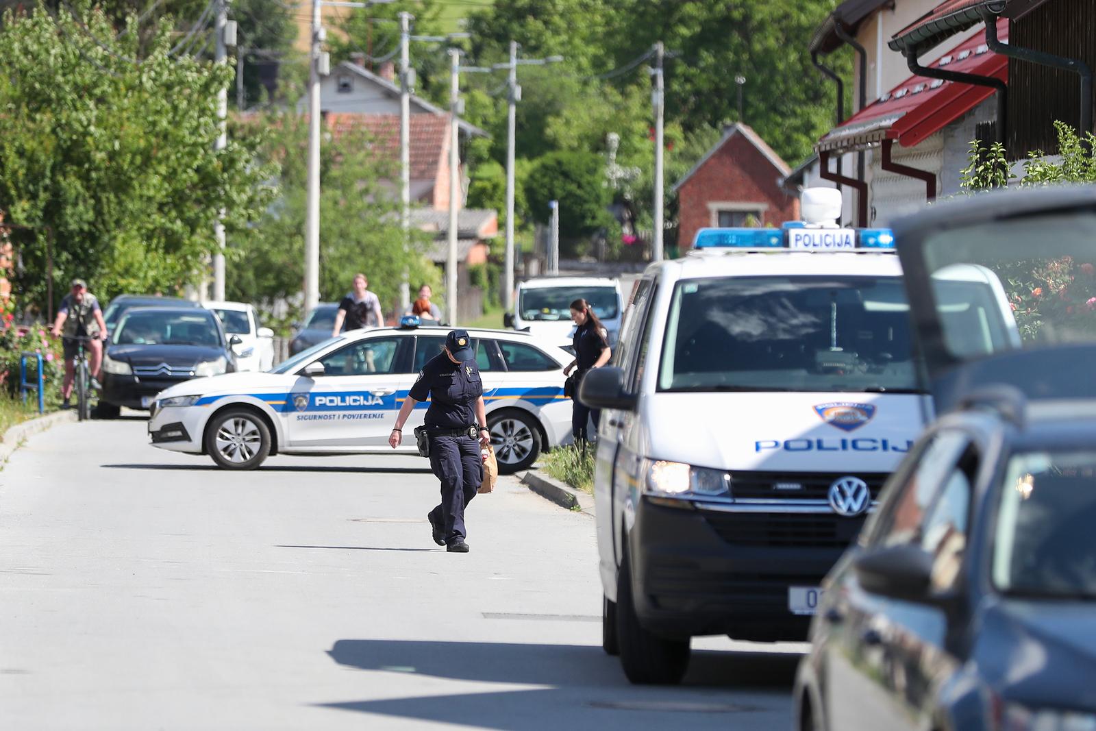 18.05.2024., Bjelovar - Policijski ocevid u Radnickom naselju gdje je jedna zena ubijena, dok je druga tesko ozlijedjena te je jedna muska osoba pocinila samoubojstvo. Photo: Matija Habljak/PIXSELL