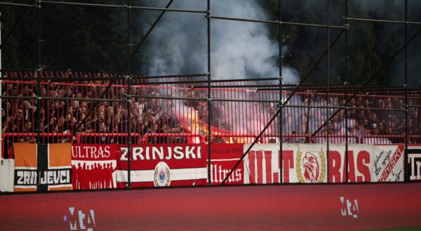 18.10.2023 Mostar -  U okviru zaostale utakmice treceg kola Premijer lige Bosne i Hercegovine odigran je mostarski derbi izmedju HSK Zrinjski i FK Velez    Photo: Denis Kapetanovic/PIXSELL