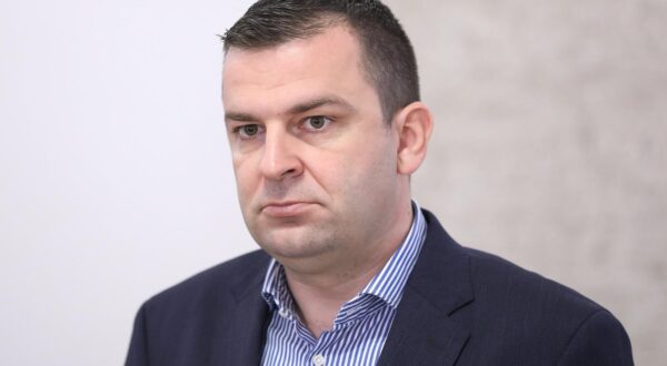 19.04.2023., Zagreb - Na konferenciji za medije  odrzanoj u Saboru o ostavci ravnateljice USKOK-a  Vanje Marusic govorio je zastupnik Dario Hrebak.  Photo: Patrik Macek/PIXSELL