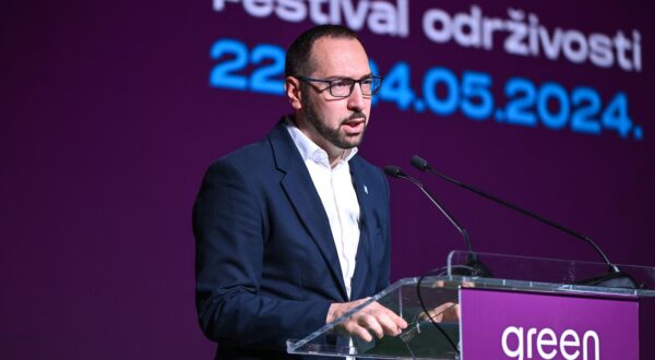 22.5.2024., Zagreb - Zagrebacki gradonacelnik Tomislav Tomasevic otvorio je trodnevnu medjunarodnu konferenciju Greencajt festival, koja ce se odrzati od 22. do 24. svibnja. Vise od 80 strucnjaka iz 10 zemalja govorit ce o vaznosti aktualnog trenutka i pokusat ce odgovoriti na pitanje kako zivjeti odrzivije. Na predavanjima, panelima i radionicama strucnjaci koji aktivno promicu i kreiraju odrzivu buducnost razgovarat ce o iskustvima, praksi i trendovima na podrucju zelene ekonomije i drustva. Photo: Neva Zganec/PIXSELL