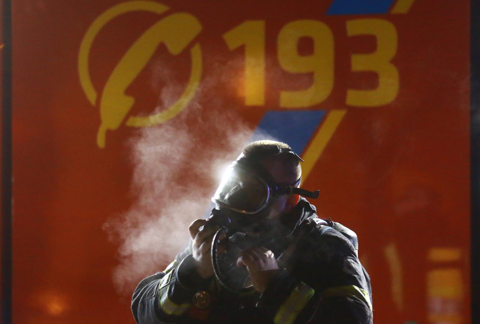 25.01.2019., Zagreb - Nekoliko vatrogasnih vozila gasi pozar koji je planuo u skladistu u Golikovoj ulici u Voltinom naselju. Photo: Borna Filic/PIXSELL