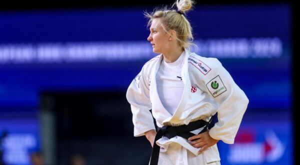 26.04.2024., Arena Zagreb, Zagreb - Europsko seniorsko prvenstvo u judu Zagreb 2024. Zene -70kg, cetvrtfinale, Lara Cvjetko, Hrvatska (bijela) - Ai Tsunoda Roustant, Spanjolska (plava). Photo: Igor Kralj/PIXSELL