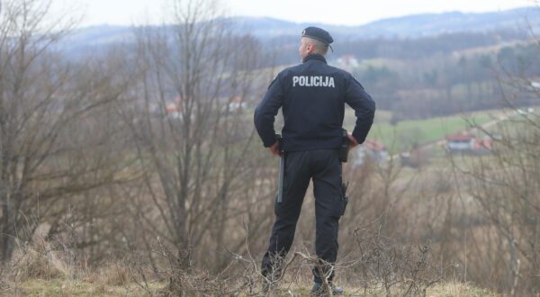 27.02.2024.,  Krnjak -  Potpredsjednik Vlade i ministar unutarnjih poslova RH dr. sc. Davor Bozinovic obisao je policijske sluzbenike na podrucju Policijske uprave karlovacke koji rade na zastiti drzavne granice i suzbijanju nezakonitih migracija uz podrucje granicne crte s Bosnom i Hercegovinom. Photo: Kristina Stedul Fabac/PIXSELL