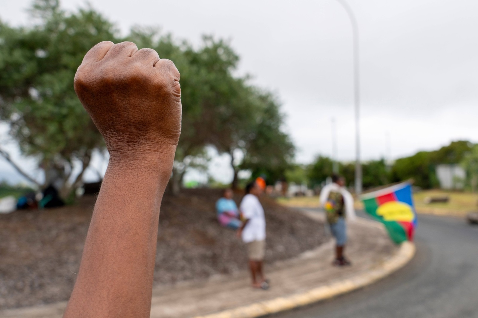 After scenes of violence of "great intensity" including burned vehicles, looted stores and clashes between demonstrators and the police, a curfew was decreed in Noumea, 17,000 kilometers from Paris, as the independentists of the overseas French territory of New Caledonia oppose a constitutional revision they fear will "further minimize the indigenous Kanak people".//JOBNICOLAS_job0093/Credit:NICOLAS JOB/SIPA/2405150836,Image: 873103948, License: Rights-managed, Restrictions: , Model Release: no, Credit line: NICOLAS JOB / Sipa Press / Profimedia